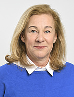 Claudia Landkammer Porträtfoto, © Johannes Zinner Frau mit blonden langen Haaren, sie trägt einen blauen Pullover